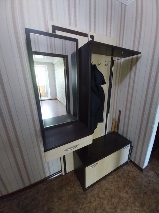Продам шкаф для прихожей