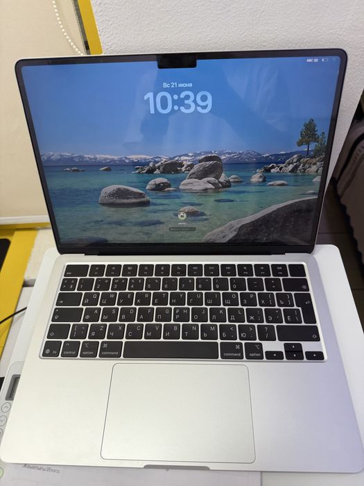 Macbook air m4 16/256gb