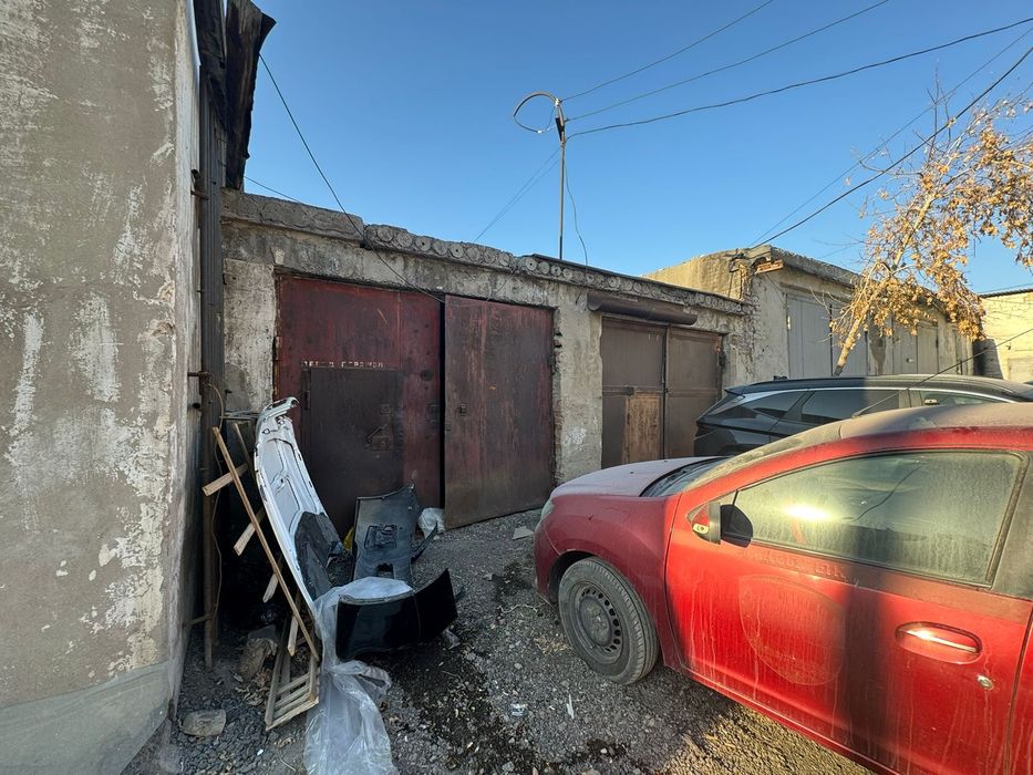 Продам два гаража рядом стоящих