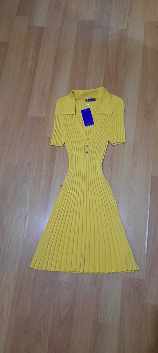 Къса жълта рокля