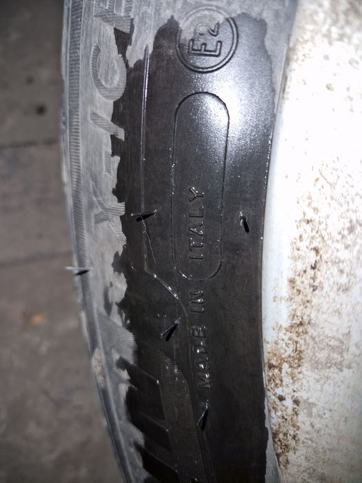 Продам зимнюю резину