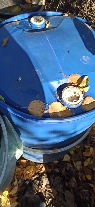 Два броя ПВЦ бидони по 220л .