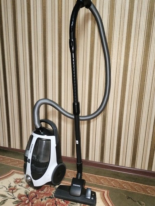 Продам пылесос в хорошем состояний.