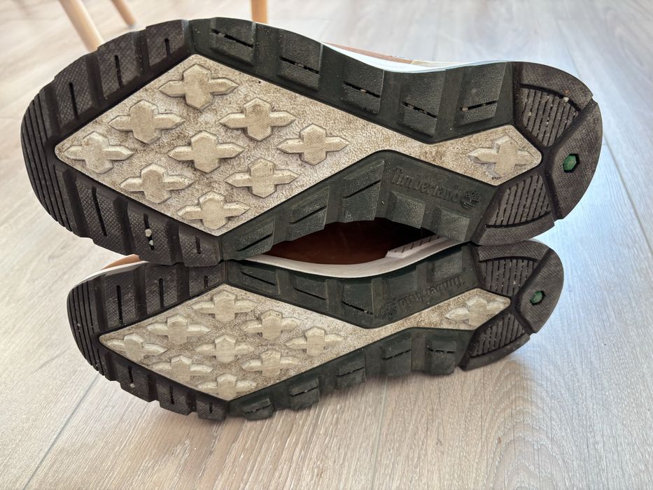 Продам кроссовки Timberland