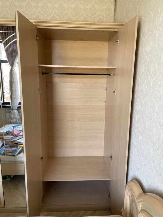 Продам спальный гарнитур