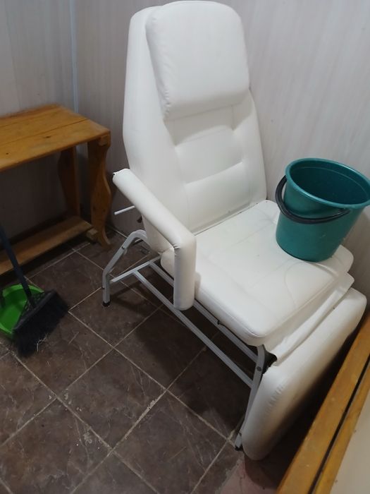 Кушетка откидная в хорошем состояния