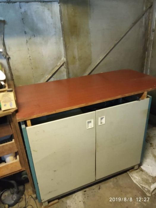 Стол металлический продается