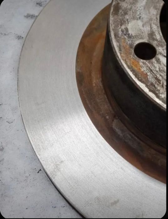 Резец для проточки опорных диск