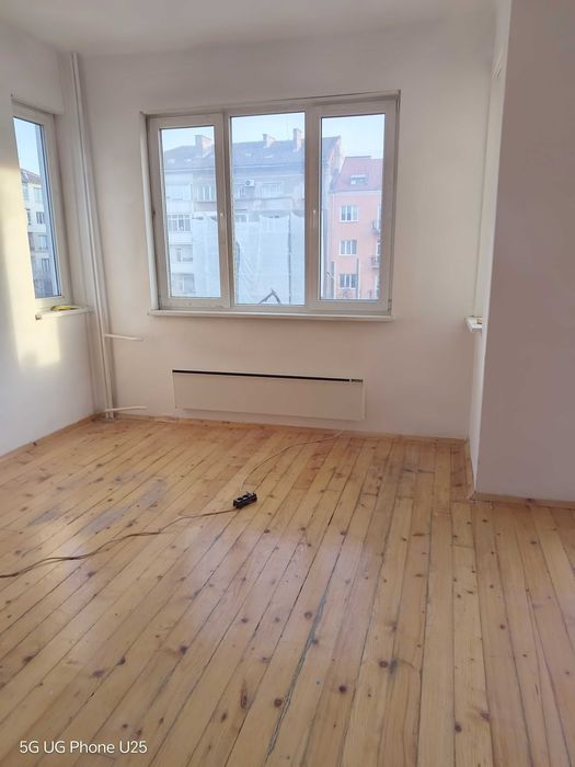 Давам под наем многостаен в София, пл. Руски паметник