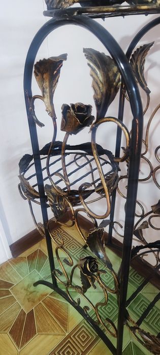 Подставка для цветов новый