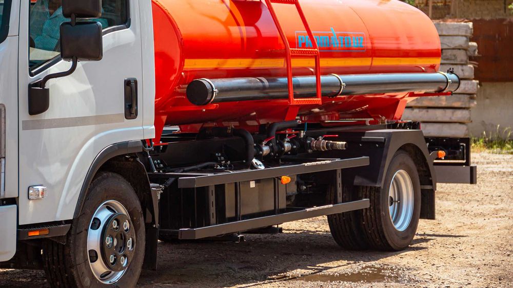 Поливомойка / Водовоз 5 м³ на базе ISUZU NQR90L-K