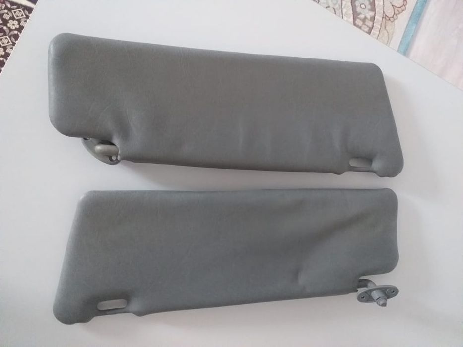 Продам козырёк мерс 124  мерс 190