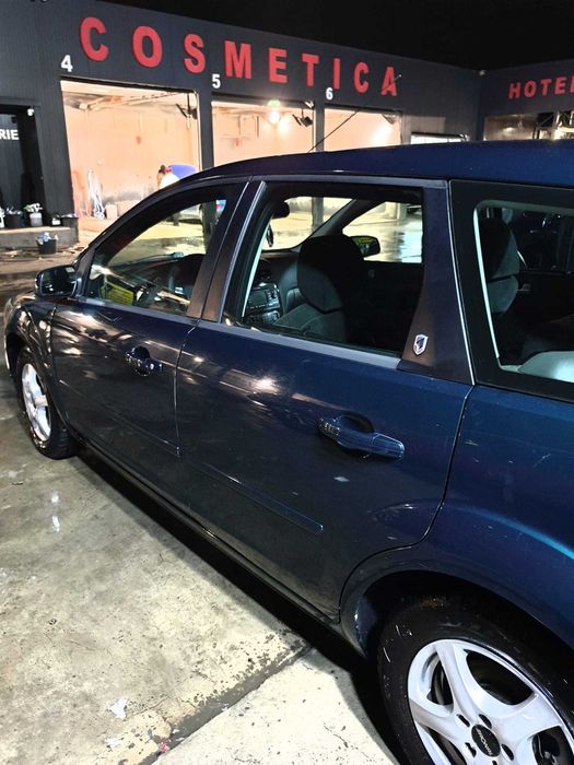 Vând Ford Focus 1.6 TDCI MK2, GHIA (dotari full)