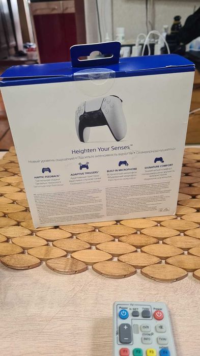 Продам игровой контроллер Sony PS5 DualSense белый