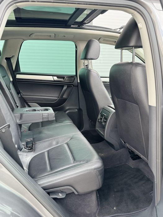 Vw Touareg 3.0 TDi V6 4Motion Tiptronic 2012- E5 / Garantie 1 an/ LED  /Navi 3D/ Panoramic / Piele/  Recent  adus. Accept variante