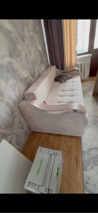 Продам диван и стулья