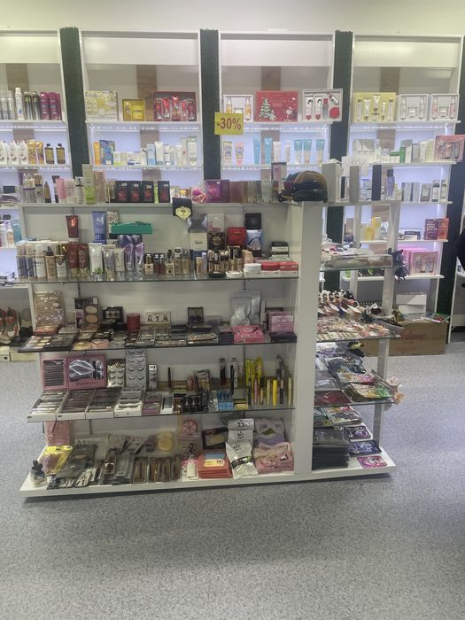 Продам шкаф для косметики и аксессуаров