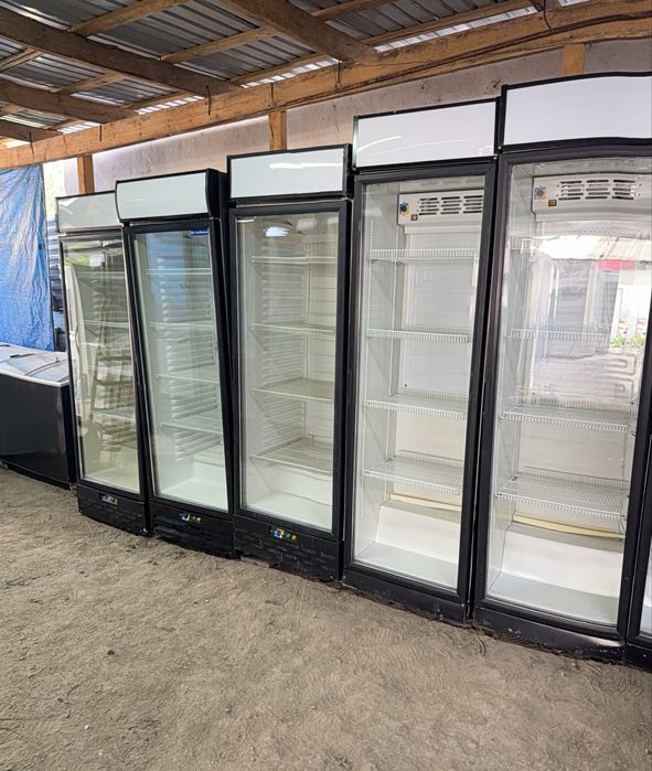 Продам витрины холодильники