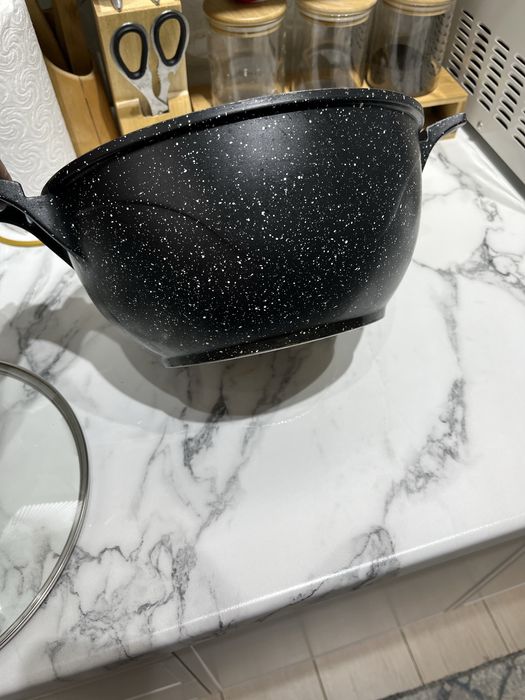 Б/у казан 2000тг.