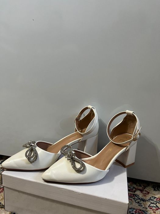 Продам туфли женские.