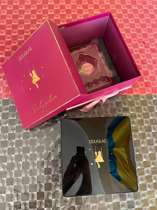 Set machiaj si perie de par electrica