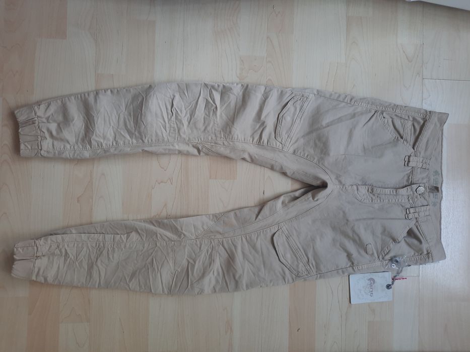 Дамски дънки и клинове XS, S,