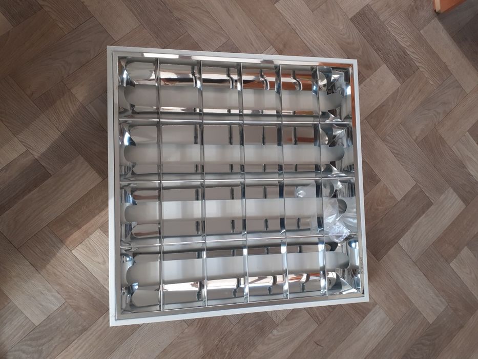 Продам красивые потолочные люстры