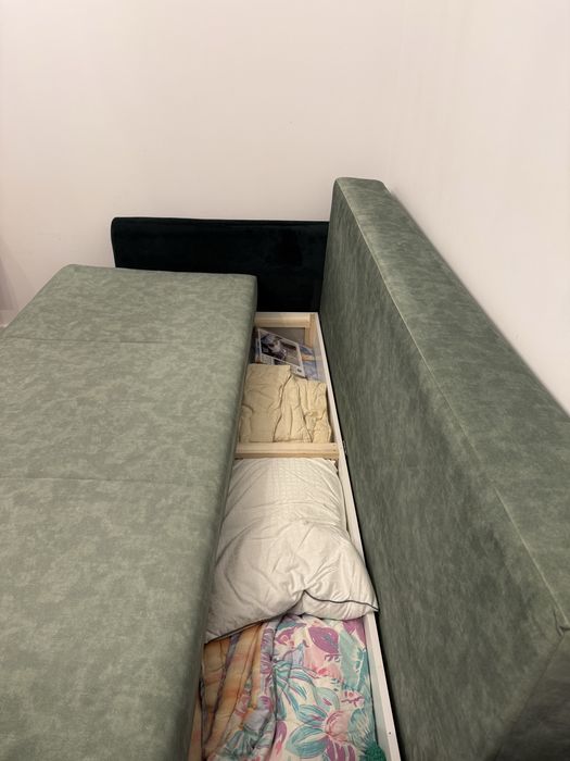 Canapea extensibilă Mobexpert, 3 locuri – foarte puțin folosită