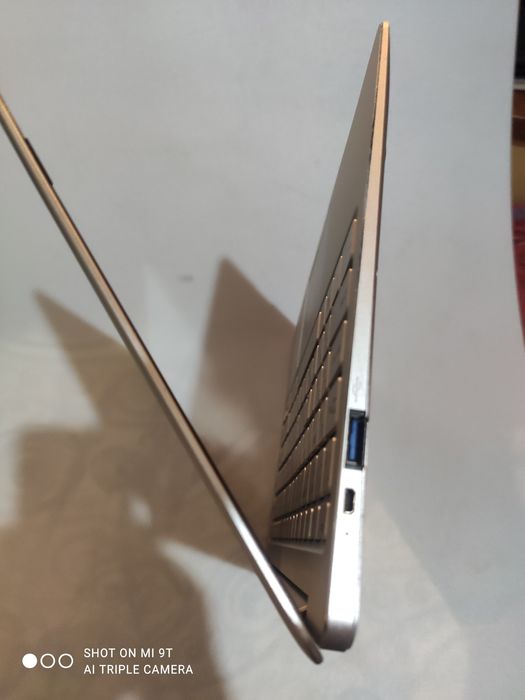 Продам ультрабук haier на запчасти