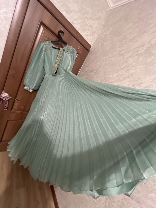 Платье вечернее