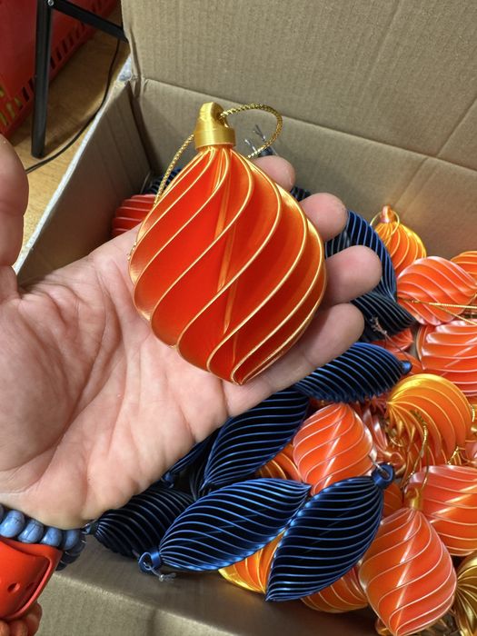 Коледни играчки за елха