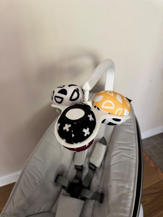 4moms MamaRoo 5.0  Grey электронная качеля.