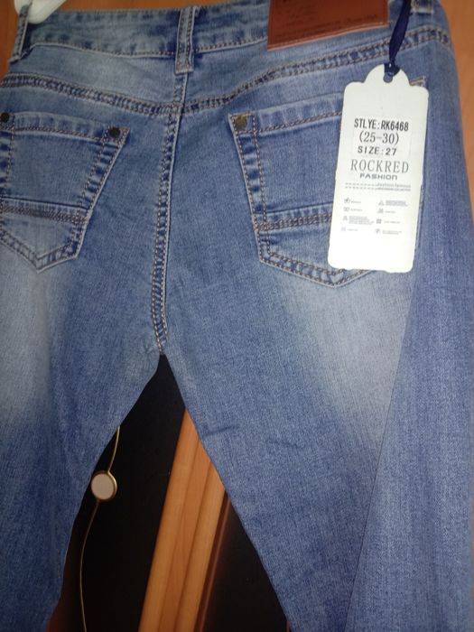 Продам джинсы.    .