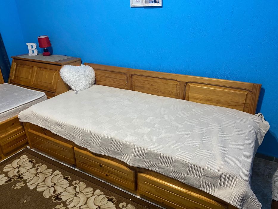 Обзавеждане с мебели от дърво