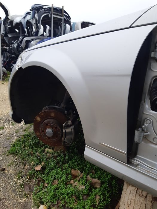 Ляв калник Мерцедес Ц класа W204