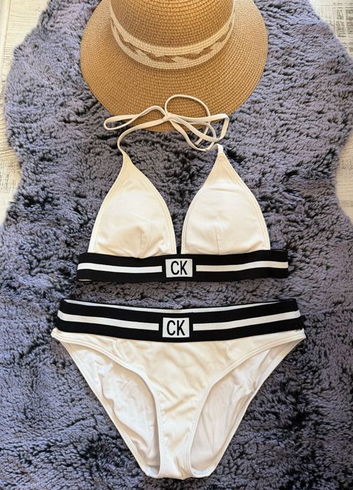 Страхотен оригинален бански Calvin Klein