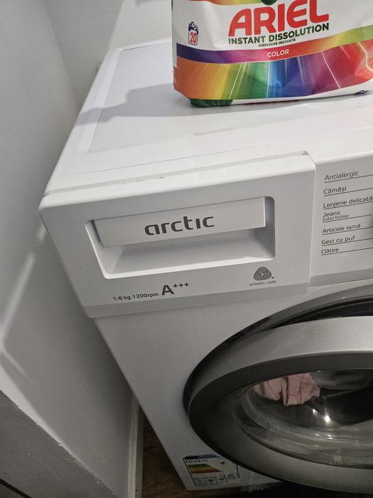 Vând mașină de spălat arctic