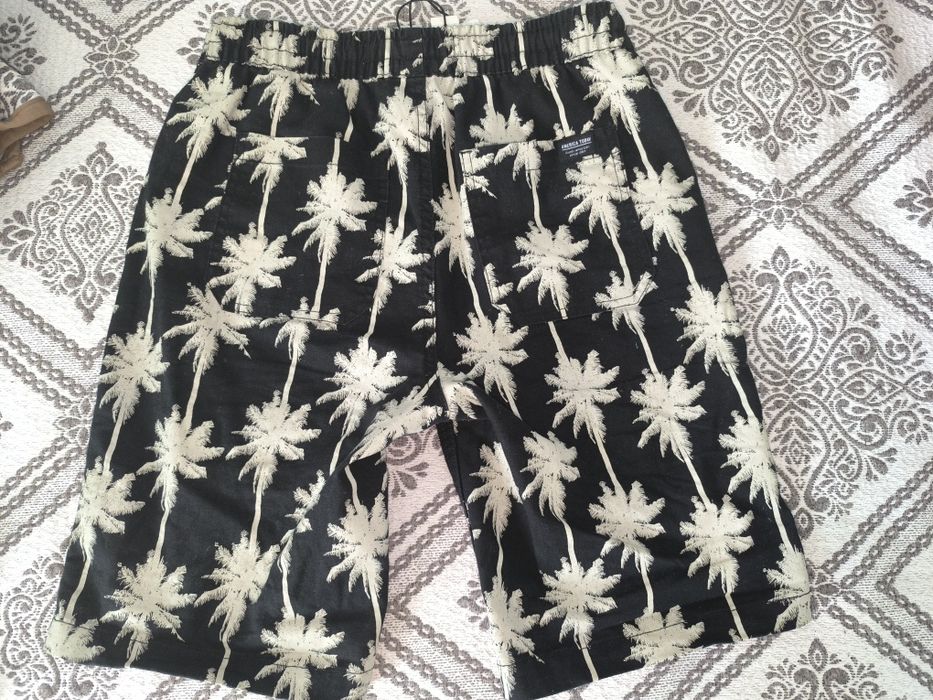 Къси панталони за момчета.