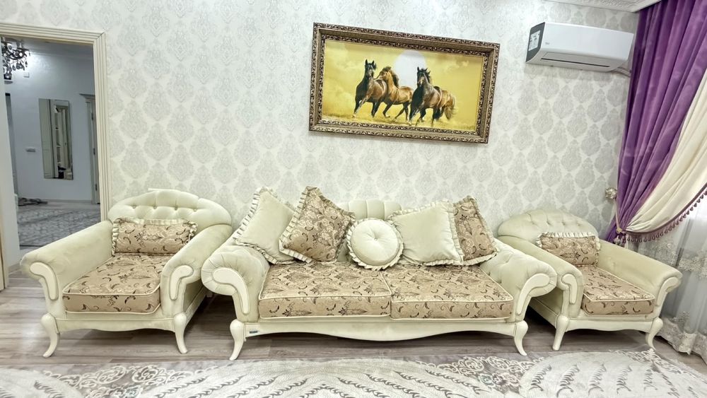 Диван с креслами