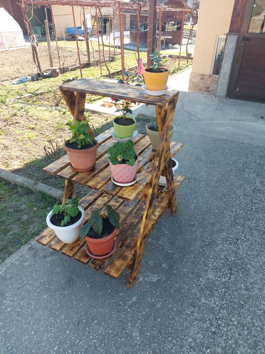 Дървен Цветарник