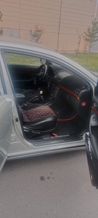 Автомобиль тойота