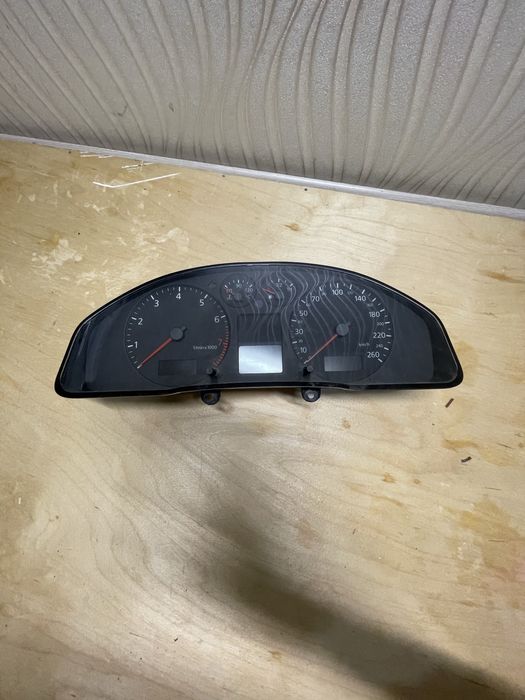 Щиток приборов (приборная панель) Audi A4 B5 /