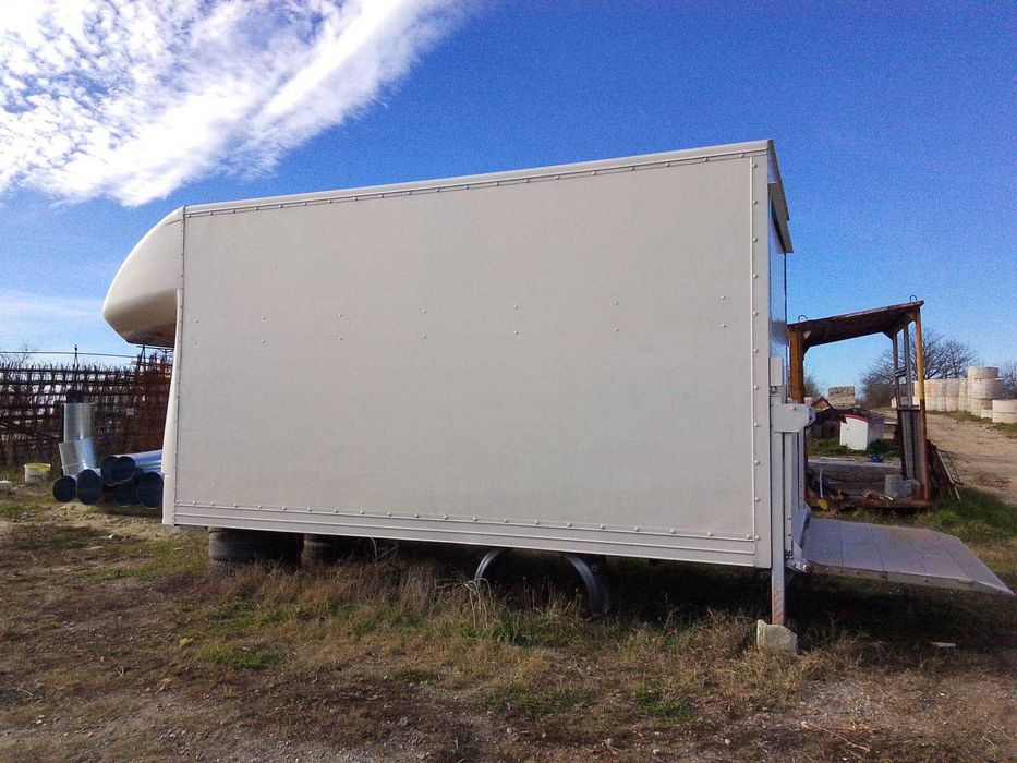 ФУРГОН с Падащ борд за Бус -Камион.. Има хидравличен падащ борд