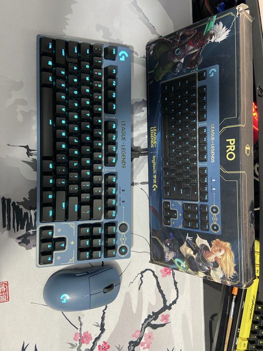 Logitech G PRO Wireless и игровая клава Logitech