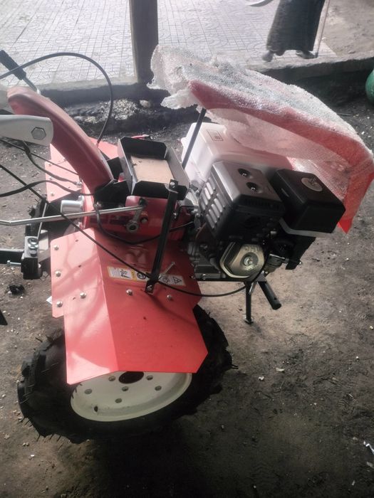 Moto kultivator sotiladi