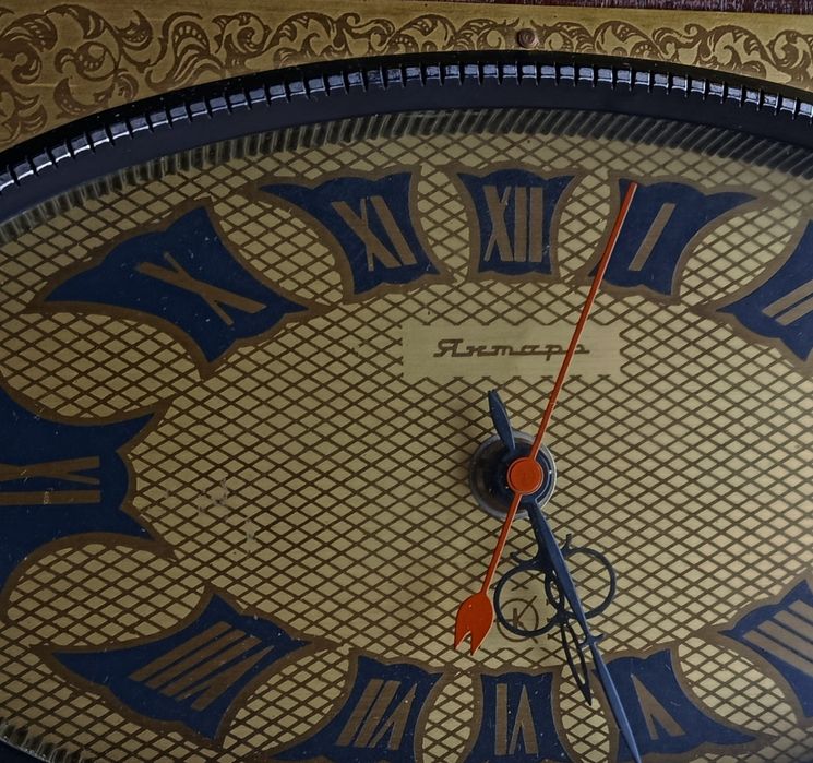 Часы настольные советские