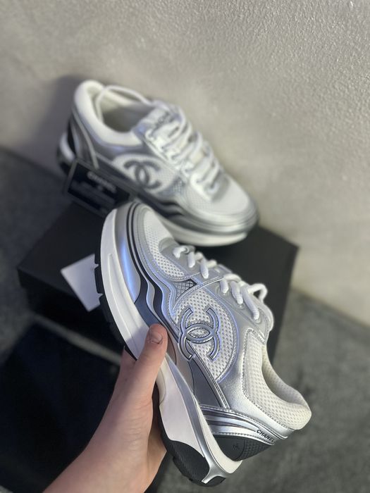 chanel runner 40