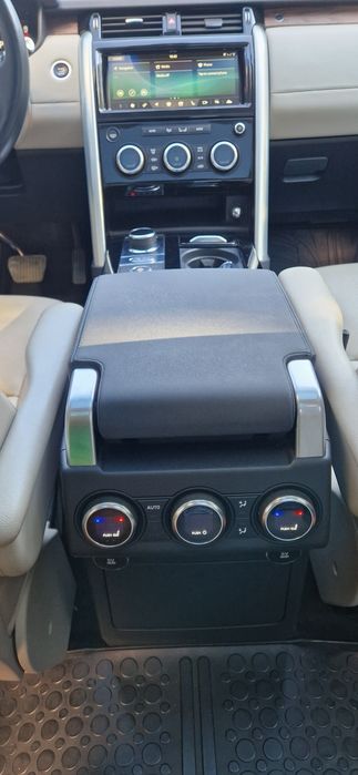 Land Rover Discovery 5