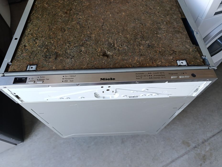 Съдомиялна за вграждане Miele XXL