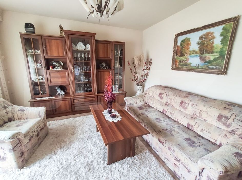 Apartament cu 2 camere decomandate, 52 mp, AC, boxa, renovat, zona Mic — fotografia 3